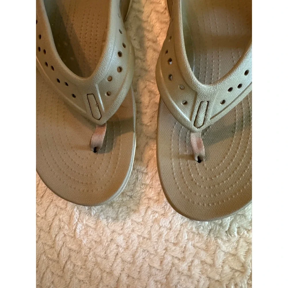 Crocs Baya Flip Flops Mens 11 Khaki Tan Iconic Comfort Sandals 205393